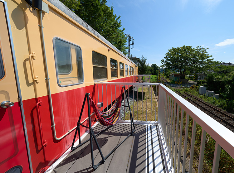 列車の風景を楽しむバルコニー